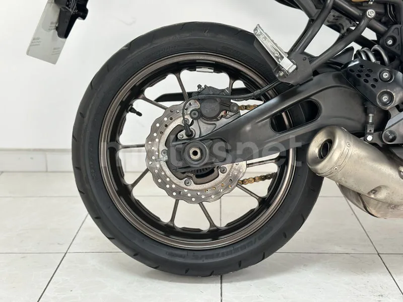Yamaha XSR700 - Vista 23