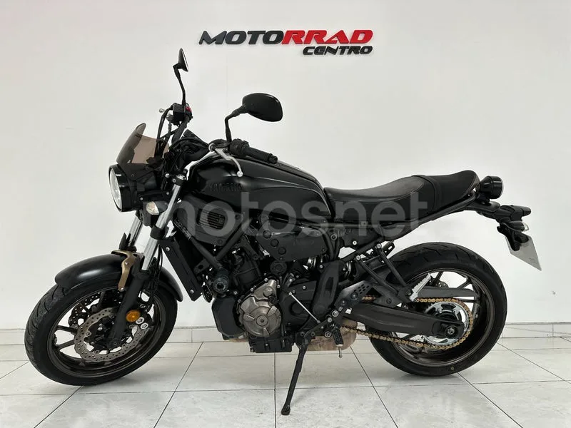 Yamaha XSR700 - Vista 4