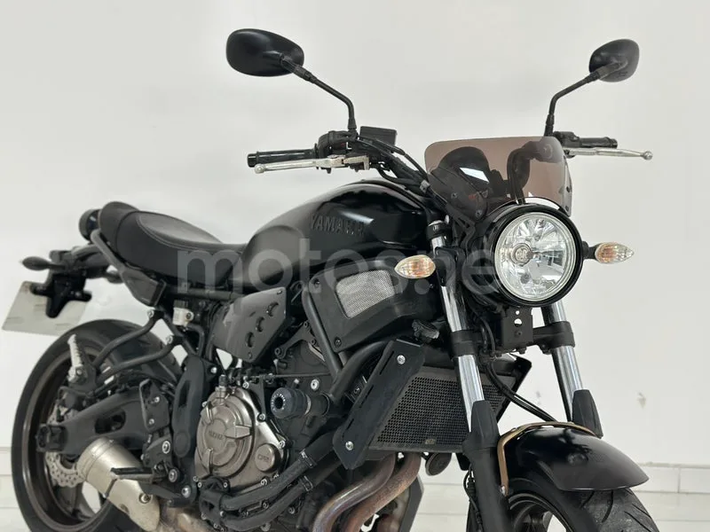 Yamaha XSR700 - Vista 5