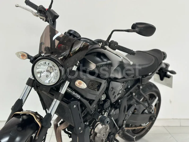 Yamaha XSR700 - Vista 6