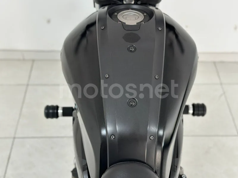 Yamaha XSR700 - Vista 8