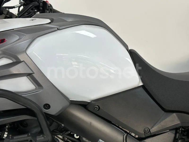 Suzuki V-Strom 1000 - Vista 20