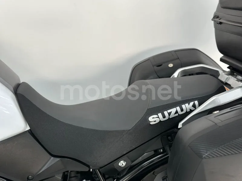 Suzuki V-Strom 1000 - Vista 23