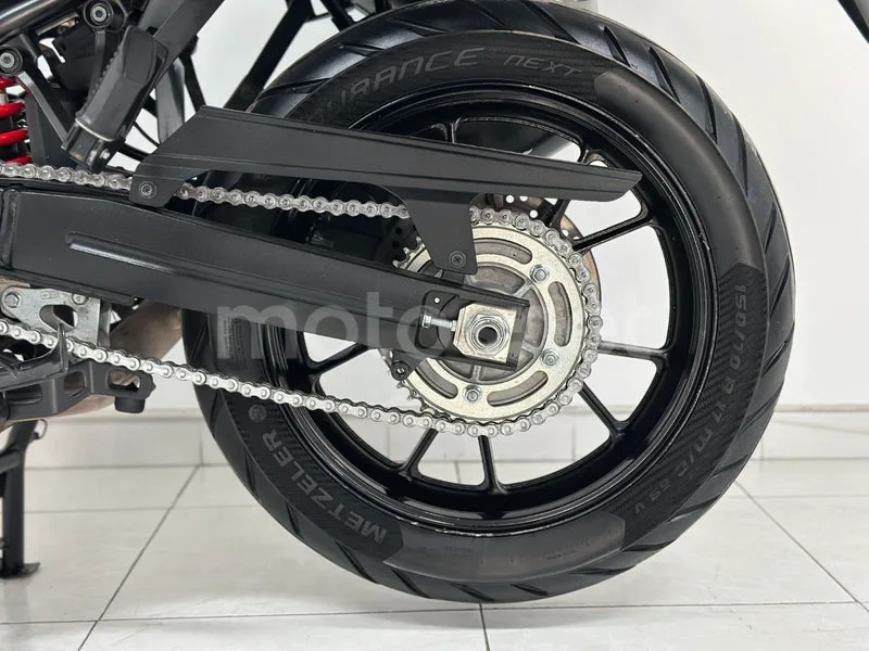 Suzuki V-Strom 1000 - Vista 24