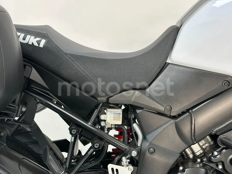 Suzuki V-Strom 1000 - Vista 31