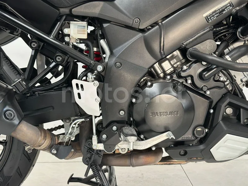 Suzuki V-Strom 1000 - Vista 32