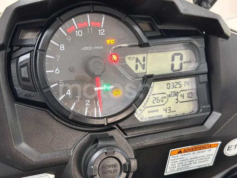 Suzuki V-Strom 1000 - Vista 40