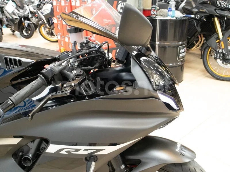 Yamaha YZF-R7 - Vista 12