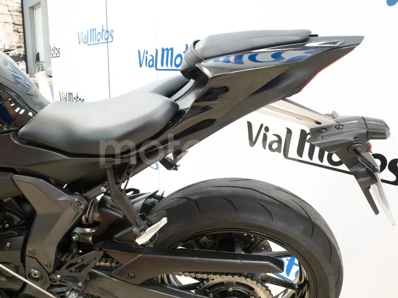 Yamaha YZF-R7 - Vista 18