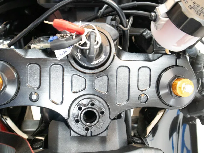 Yamaha YZF-R7 - Vista 22
