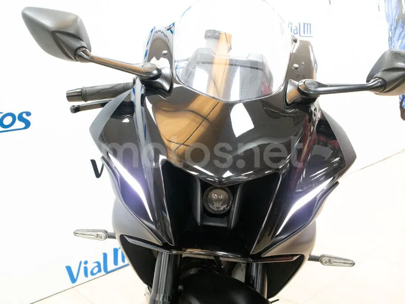 Yamaha YZF-R7 - Vista 7