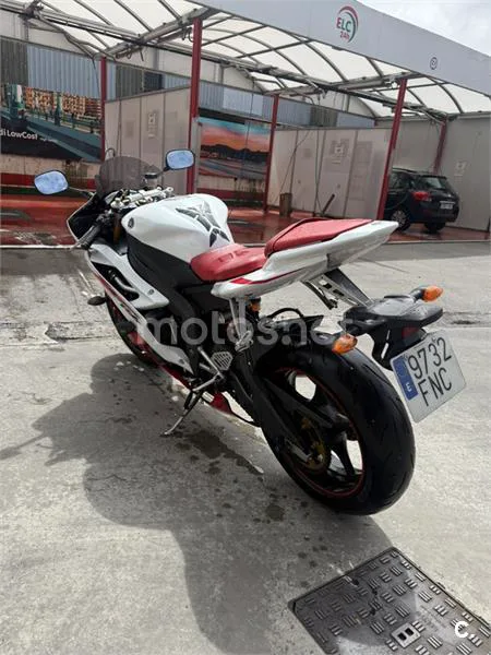 Yamaha YZF-R6 - Vista 8