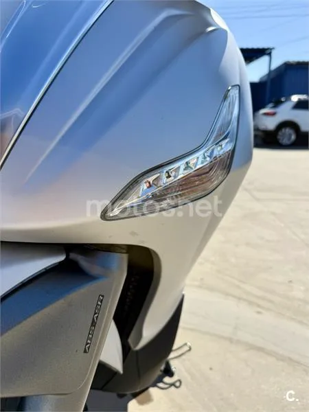 Piaggio Beverly 300 - Vista 4