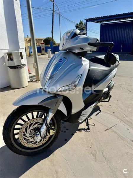 Piaggio Beverly 300 - Vista 7