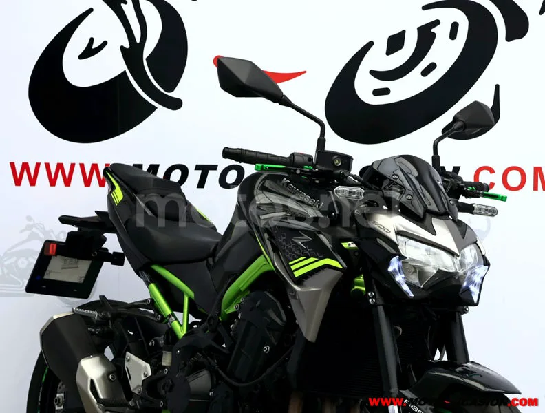 Kawasaki Z900 - Vista 4