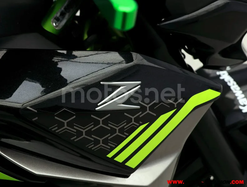 Kawasaki Z900 - Vista 9