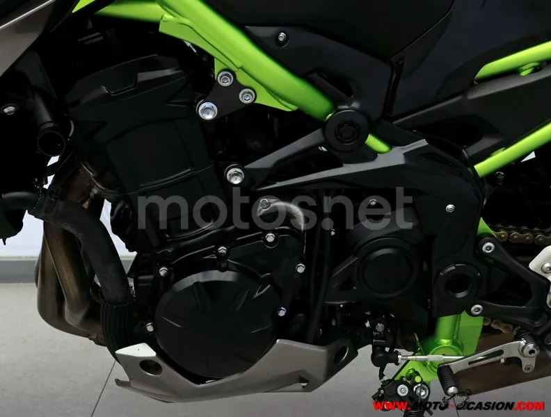 Kawasaki Z900 - Vista 10