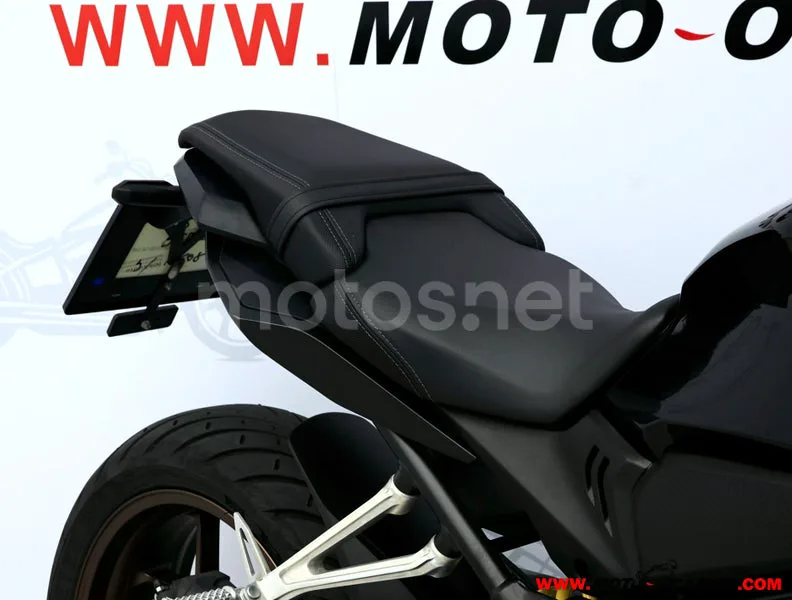 Honda CB650R - Vista 11