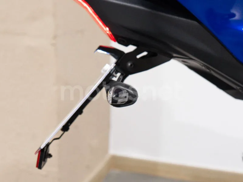 Yamaha YZF-R7 - Vista 7