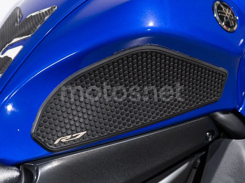 Yamaha YZF-R7 - Vista 9