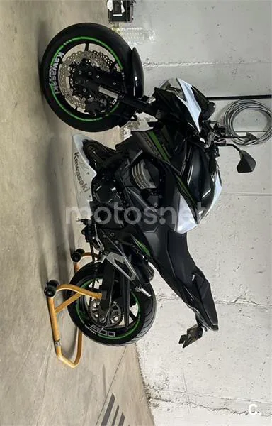 Kawasaki Z800 6250 € 2016 Badajoz - 2