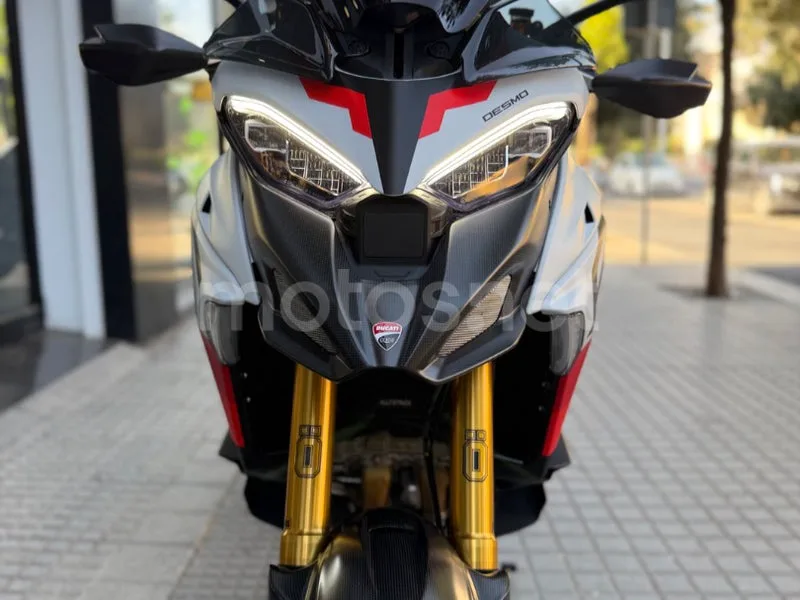 Ducati Multistrada V4 - Vista 3