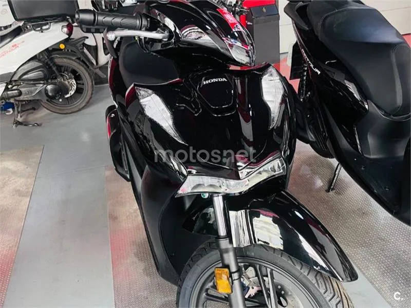 Honda SH125i - Vista 3