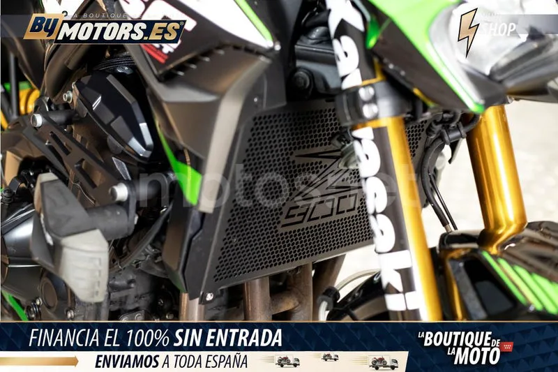 Kawasaki Z900 - Vista 11