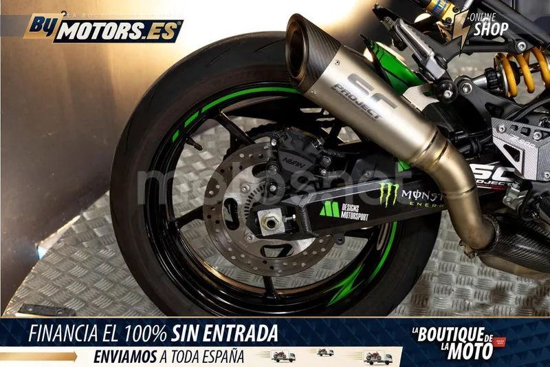 Kawasaki Z900 - Vista 16
