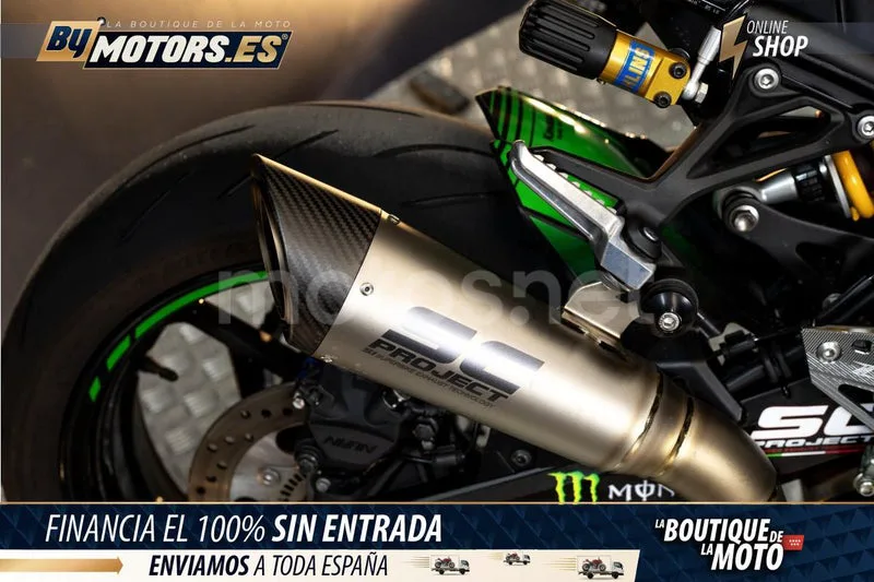 Kawasaki Z900 - Vista 17