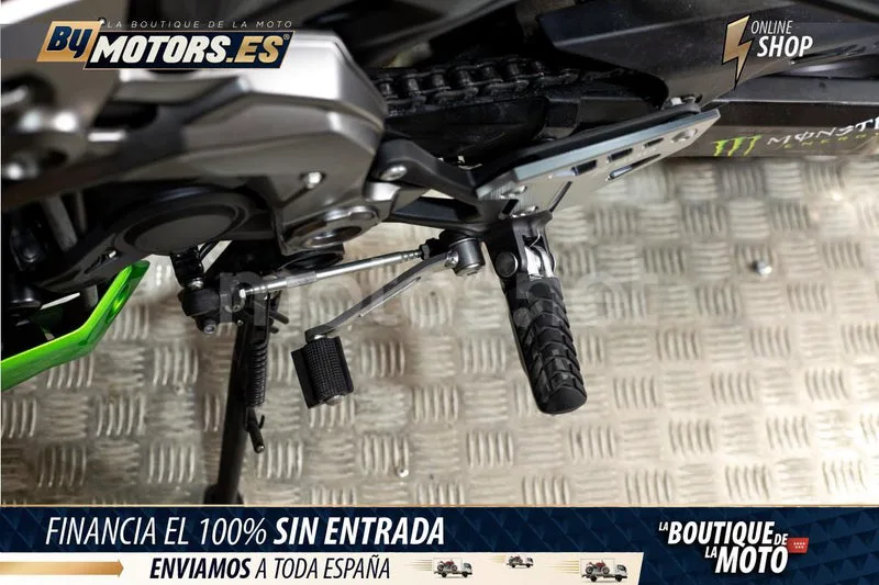 Kawasaki Z900 - Vista 29