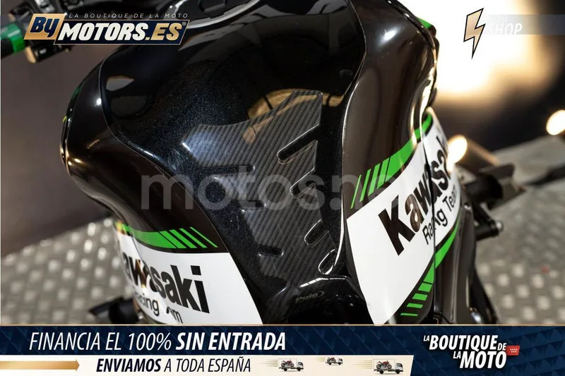 Kawasaki Z900 - Vista 30