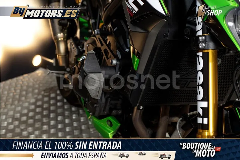 Kawasaki Z900 - Vista 9