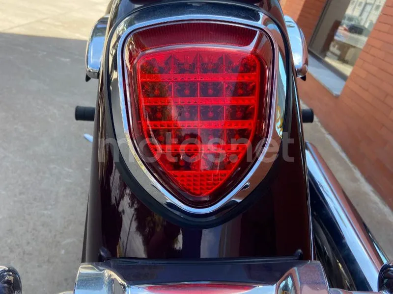 Suzuki Intruder C800 - Vista 11