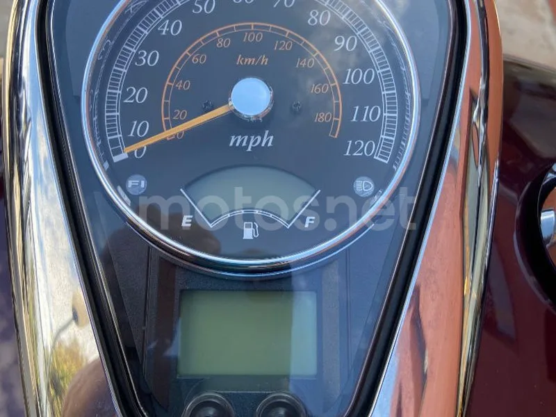 Suzuki Intruder C800 - Vista 13