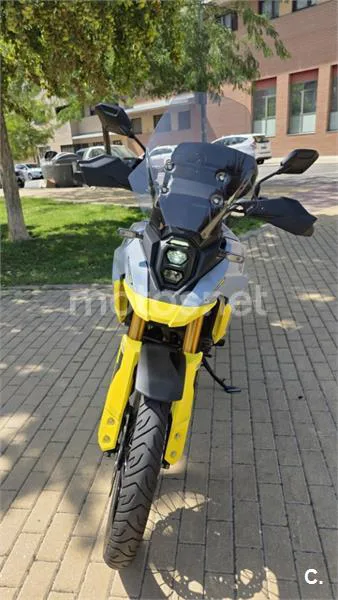 Suzuki V-Strom 800 - Vista 13