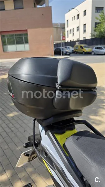 Suzuki V-Strom 800 - Vista 9