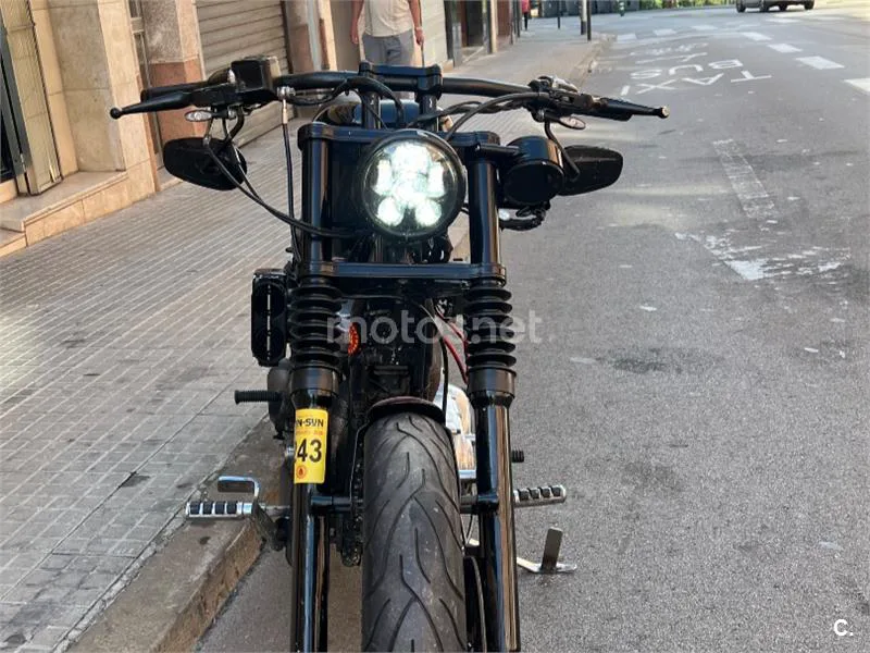 Harley-Davidson Sportster 883 - Vista 7