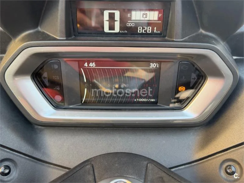 Yamaha XMAX 125 - Vista 7