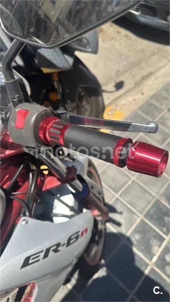 Kawasaki ER-6n - Vista 4