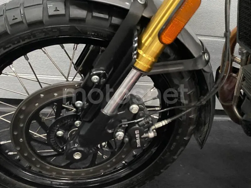 Royal Enfield Bear 650 - Vista 11