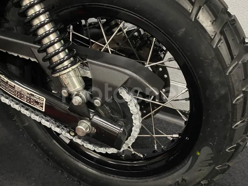 Royal Enfield Bear 650 - Vista 13