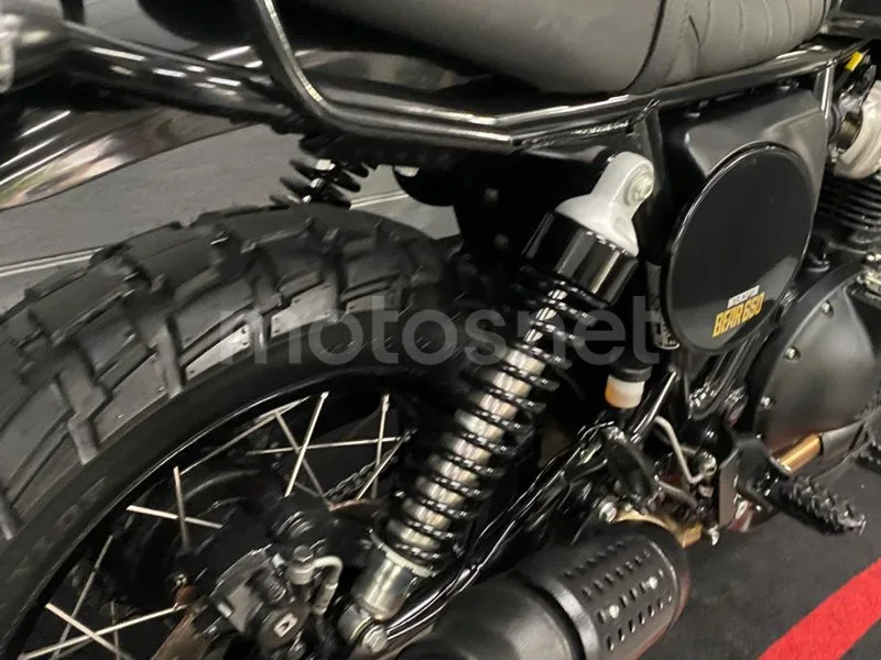 Royal Enfield Bear 650 - Vista 21