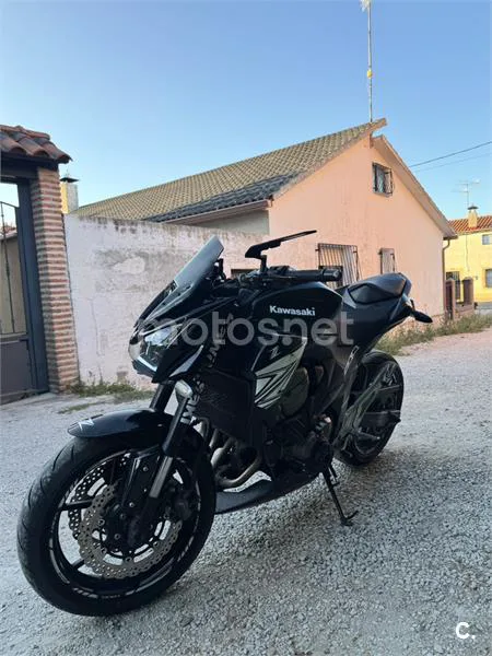 Kawasaki Z800 - Vista 4
