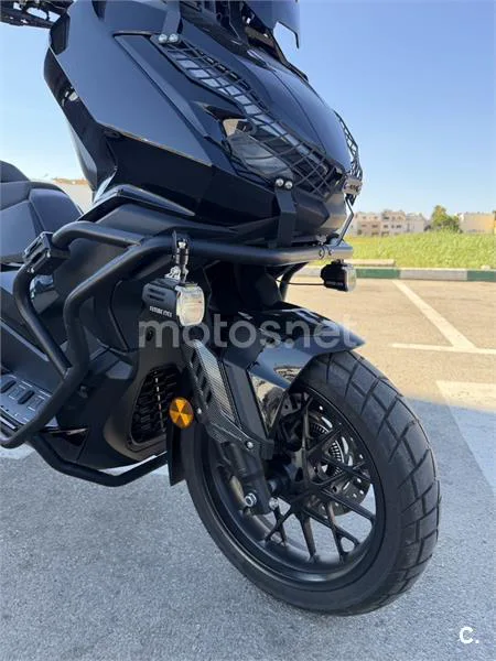 Honda ADV350 - Vista 3