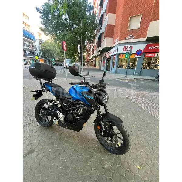 Honda CB125R 4199 € 2025 Sevilla - 1
