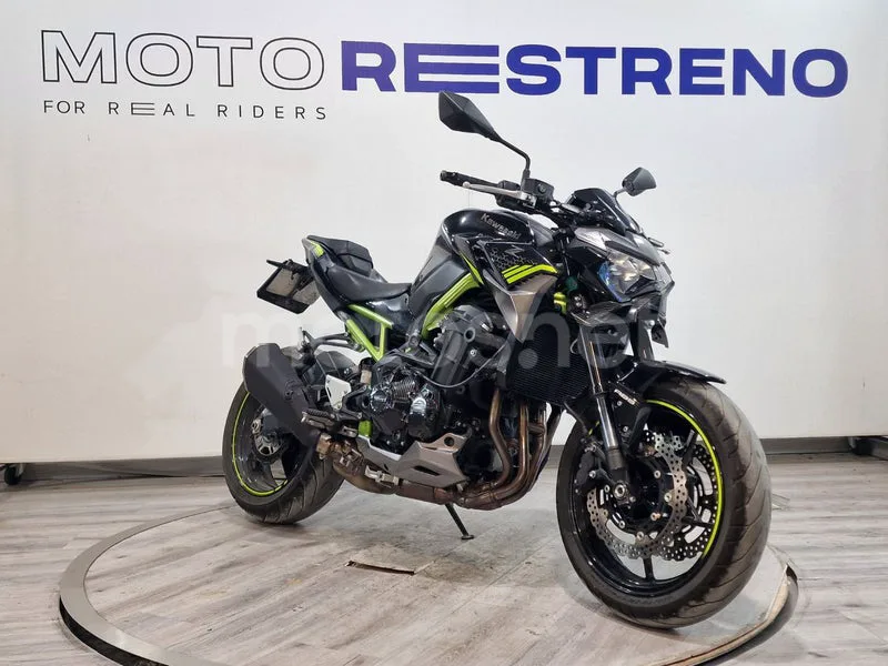 Kawasaki Z900 - Vista 5
