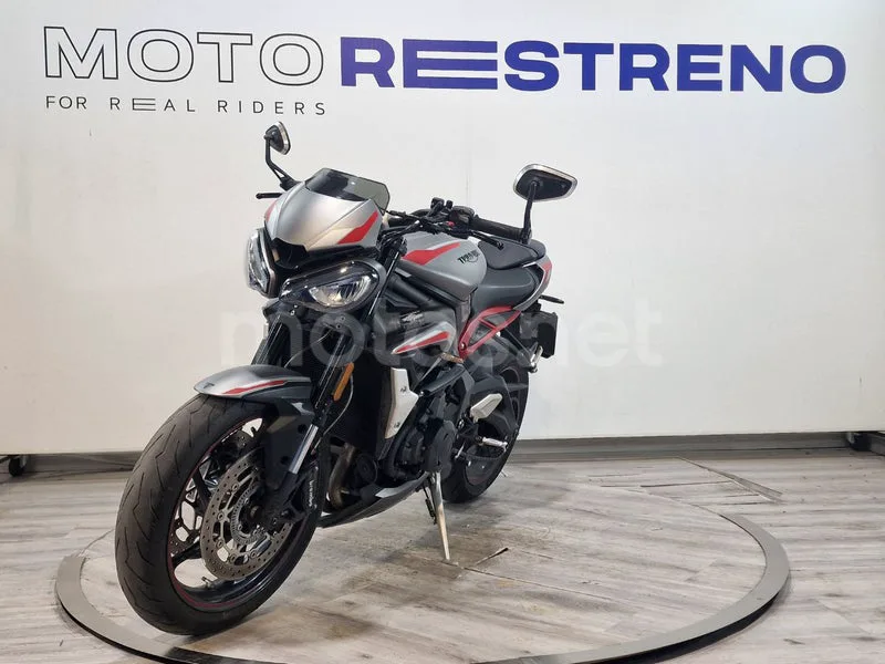 Triumph Street Triple 6495 € 2020 Alicante - 1