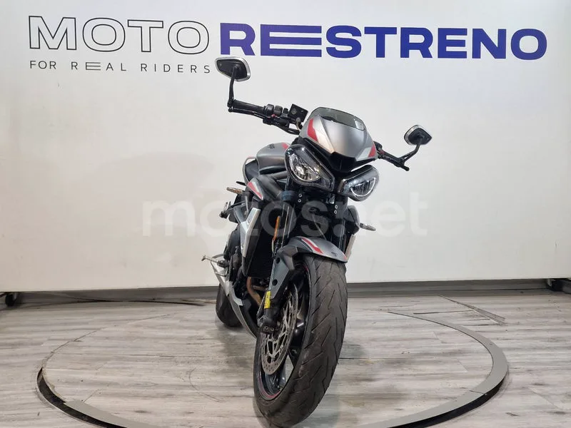 Triumph Street Triple - Vista 4