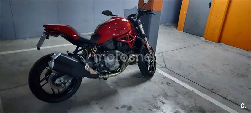 Ducati Monster 821 - Vista 18